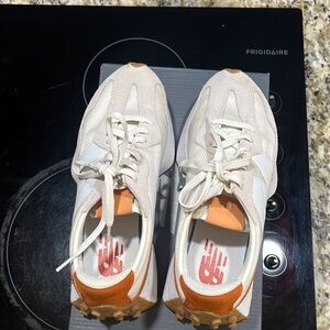 Women’s New Balance 327
